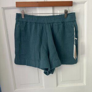 Carve Designs Keely Short Size Medium Color Hydro